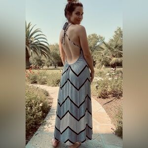 🎁 FREE W/ BUNDLE*  Open Back Chevron Pattern Maxi Dress XS/S no tag